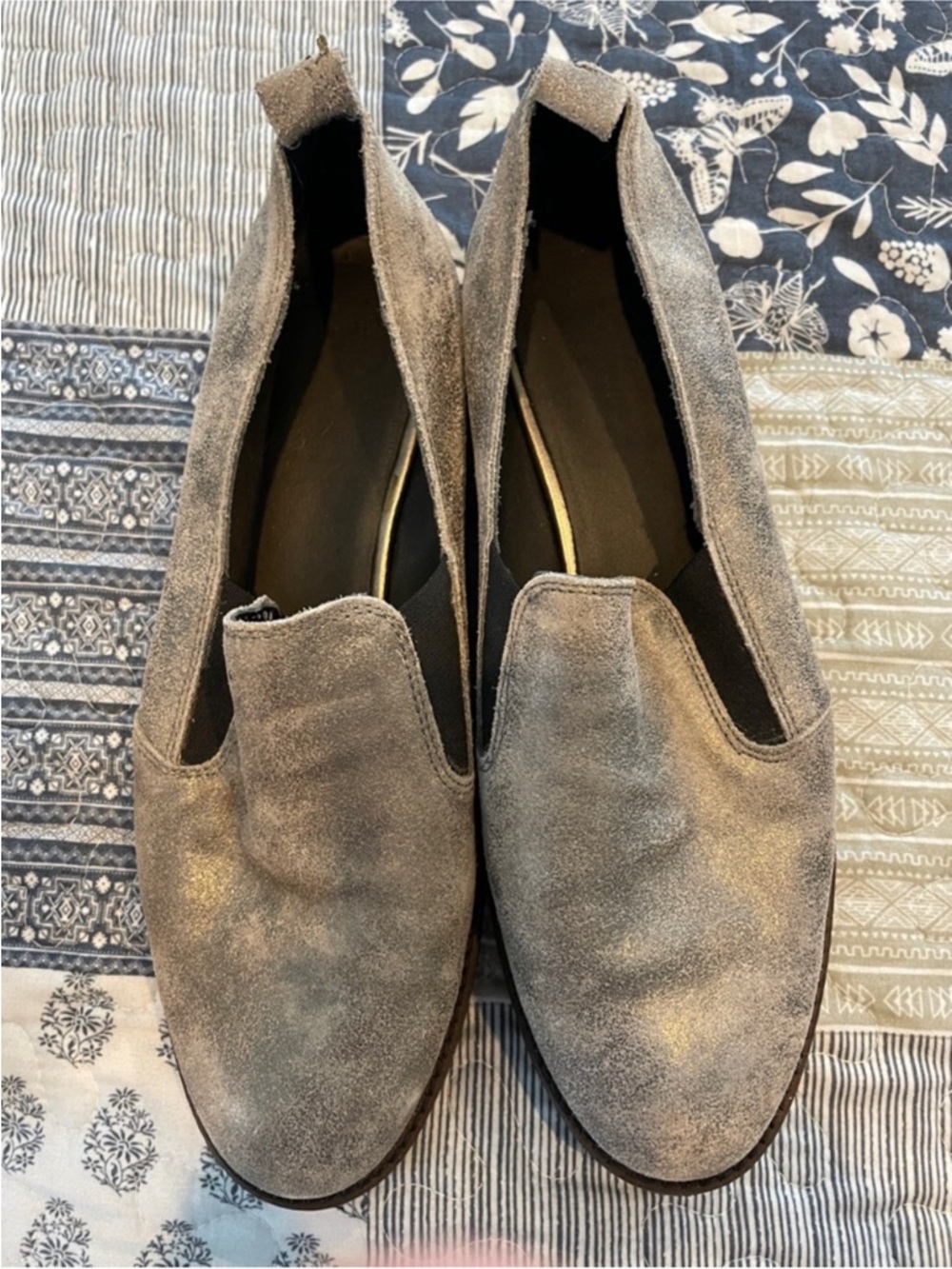 Jones Wear metallic Grey Suede Slip-On Loafers